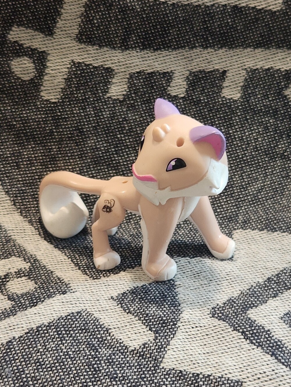 Animal Jam Snow Fort Den Exclusive Playset Leopard Action Figure